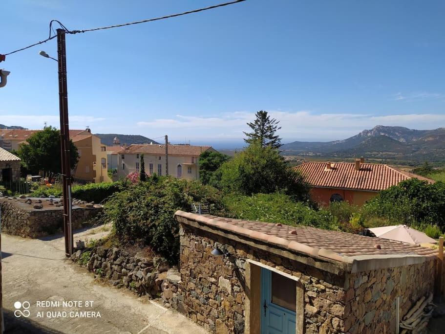 Duplex Avec Jardin, Proche Village Calenzana Exteriér fotografie